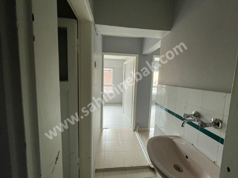 BURSA SETBAŞI İPEKÇİLİK'TE KİRALIK 3.KAT 2+1  80m2 DAİRE