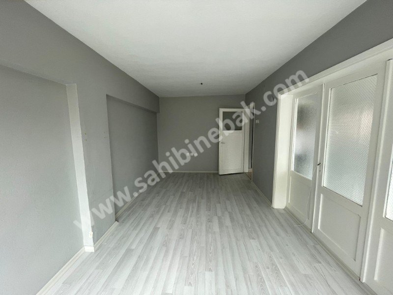 BURSA SETBAŞI İPEKÇİLİK'TE KİRALIK 3.KAT 2+1  80m2 DAİRE