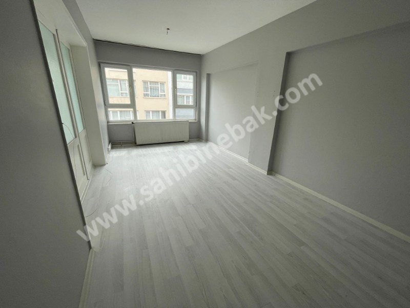 BURSA SETBAŞI İPEKÇİLİK'TE KİRALIK 3.KAT 2+1  80m2 DAİRE