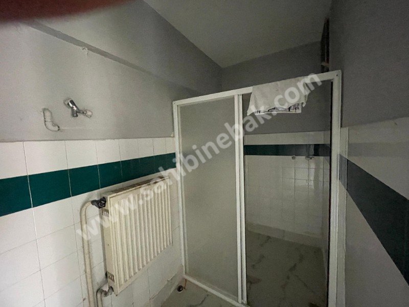 BURSA SETBAŞI İPEKÇİLİK'TE KİRALIK 3.KAT 2+1  80m2 DAİRE