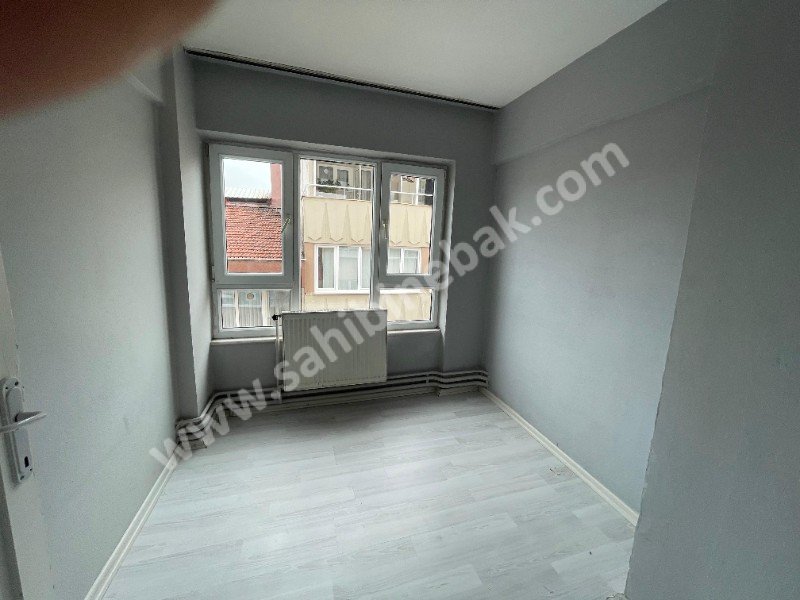 BURSA SETBAŞI İPEKÇİLİK'TE KİRALIK 3.KAT 2+1  80m2 DAİRE
