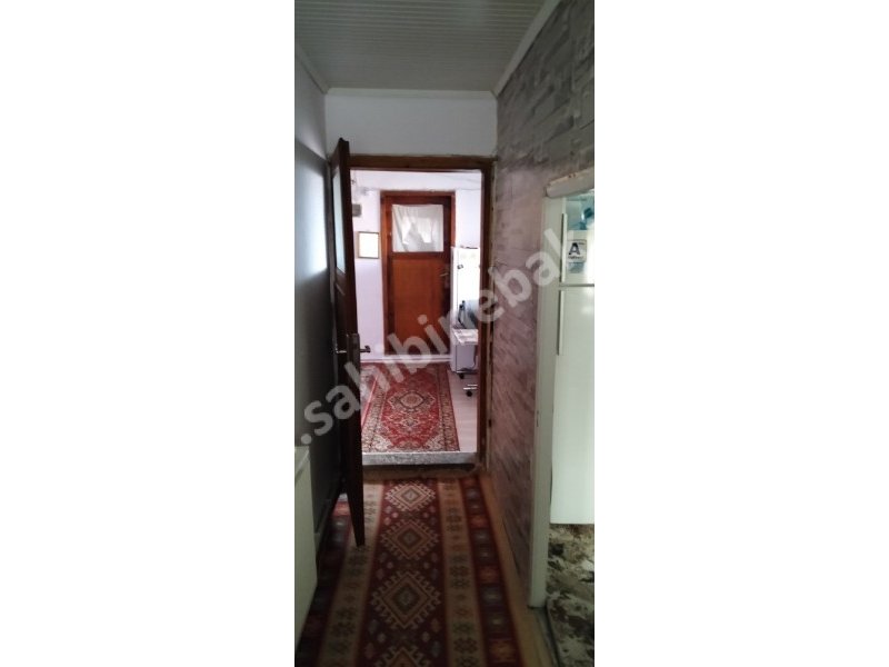 BURDUR KARAMANLI KATAMANDA SATILIK 318 M2 ARSA İÇİNDE SATILIK135 M2 2+1 EV