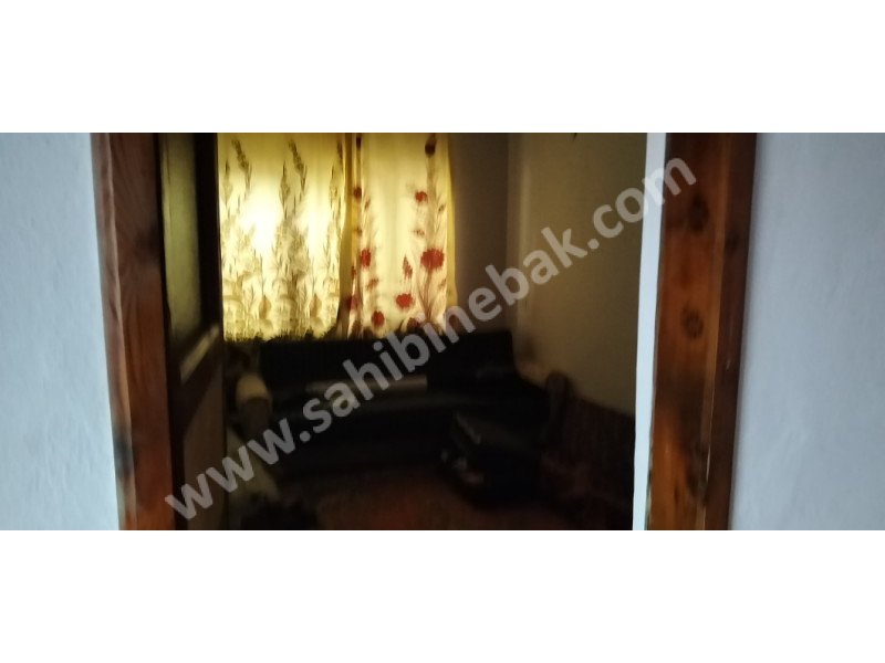 BURDUR KARAMANLI KATAMANDA SATILIK 318 M2 ARSA İÇİNDE SATILIK135 M2 2+1 EV