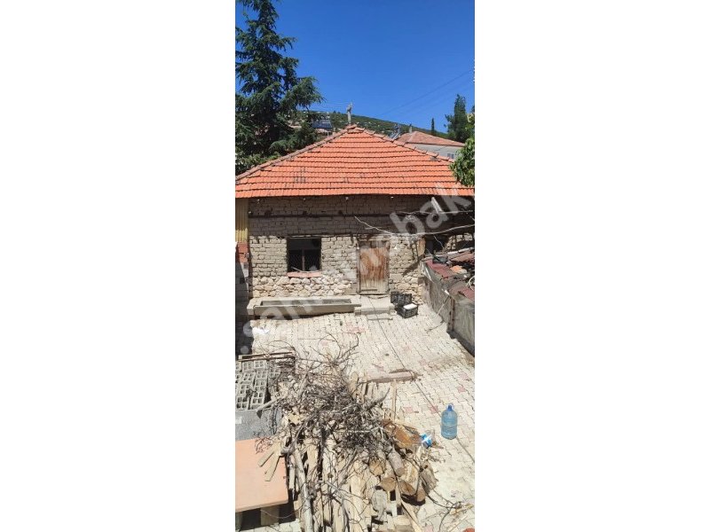 BURDUR KARAMANLI CAMİ MAHALLESİ SATILIK İKİ KATLI MÜSTAKİL EV