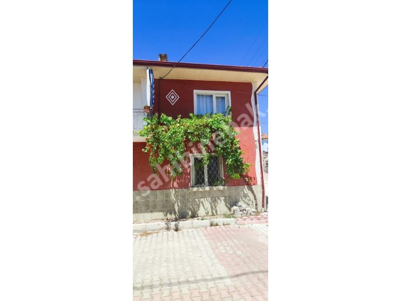BURDUR KARAMANLI CAMİ MAHALLESİ SATILIK İKİ KATLI MÜSTAKİL EV