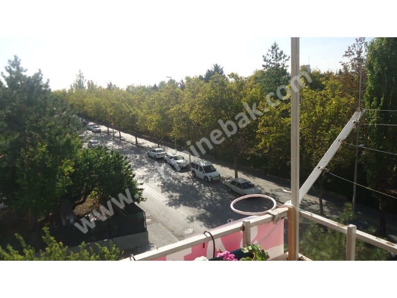TÜRKİŞ BLOKLARI EN DEĞERLİ ÜÇGEN PARSELDE SATILIK DAİRE