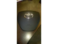 Toyota Auris direksiyon airbeg kapagi