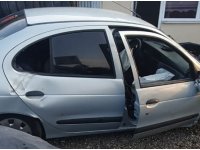 2001 renault megane 1 1.6 8v çıkma sağ takım kapı