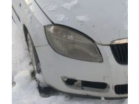 2008 skoda roomster 1.4 dizel sağ far