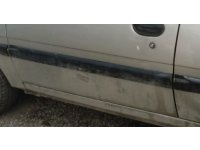Dacia solenza 1.4 mpi çıkma sol ön kapı bandı