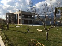 Aydın'da Satılık 3700 m2 Arsa içinde Villa ve 2+1 m2 Müştemilat