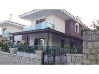 İzmir Çeşme'de Sezonluk kiralık müstakil Bahçeli Villa 