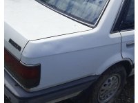 1988 mazda 323 1.6 çıkma sol arka çamurluk