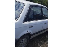 1988 mazda 323 1.6 çıkma sağ arka dolu kapı