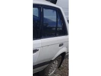 1988 mazda 323 1.6 çıkma sol arka kapı