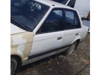 1988 mazda 323 1.6 çıkma sol takım dolu kapı