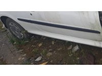 Peugeot 206 çıkma sağ kapı çıtası