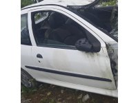 Peugeot 206 çıkma sağ ön kapı