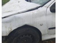 Peugeot 206 çıkma sol ön çamurluk hafif hasarlı