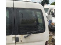 1999 model peugeot partner 1.4 çıkma sağ bagaj camı