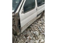 1999 model peugeot partner 1.4 çıkma sol yan panel