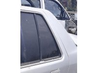 Hyundai excel çıkma sol arka kelebek camı