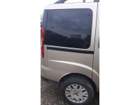 2011 fiat doblo kesme sağ arka çamurluk