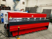 LRGM 3050 x 3mm Rediktörlü Nc Kontrollü 750mm LİNDA Machine Giyotin Makas