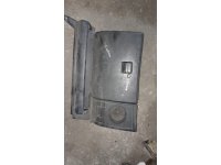 Toyota corona st171 torpido kapak göz